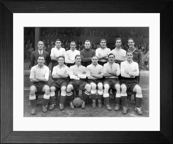 Framed Print : Fulham - 1946 / 7 Framed Print : Fulham - 1946 / 7