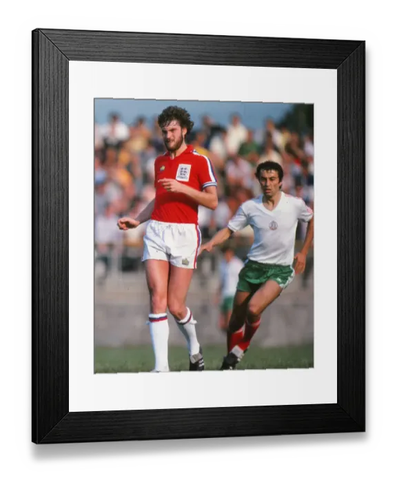 Framed Print : Glenn Hoddle - England U21 Framed Print : Glenn Hoddle - England U21