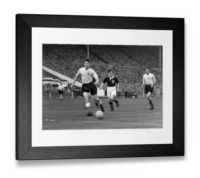 Framed Print : Englands Roger Byrne and Duncan Edwards, and Scotlands Lawrie Reilly - 1954 / 5 British Home Championship Framed Print : Englands Roger Byrne and Duncan Edwards, and Scotlands Lawrie Reilly - 1954 / 5 British Home Championship
