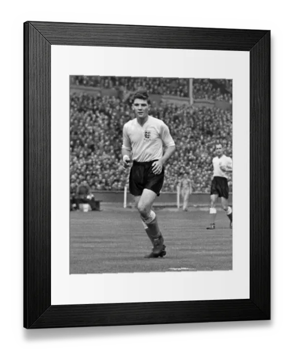 Framed Print : Englands Duncan Edwards - 1954 / 5 British Home Championship Framed Print : Englands Duncan Edwards - 1954 / 5 British Home Championship