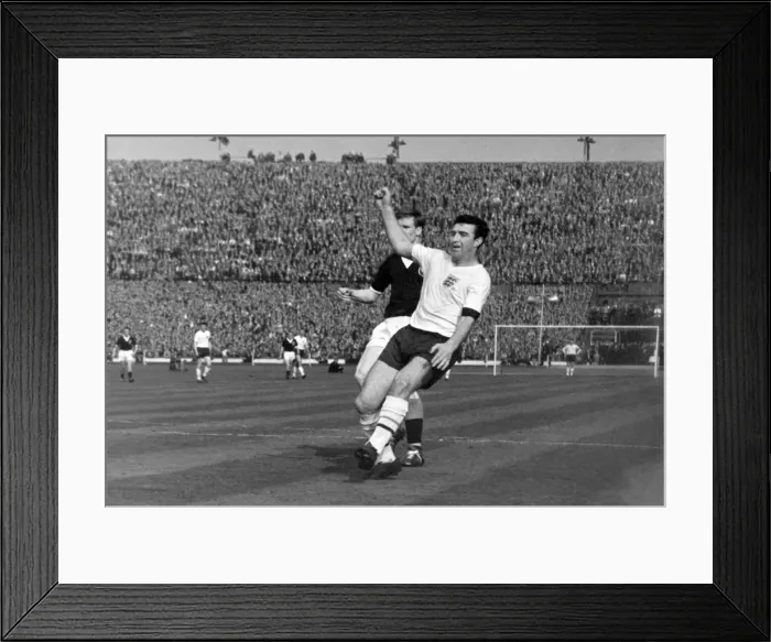 Framed Print : Bobby Smith - England Framed Print : Bobby Smith - England