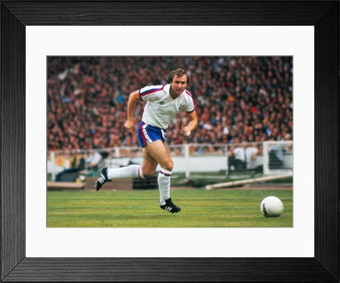 Framed Print : Dennis Tueart - England Framed Print : Dennis Tueart - England