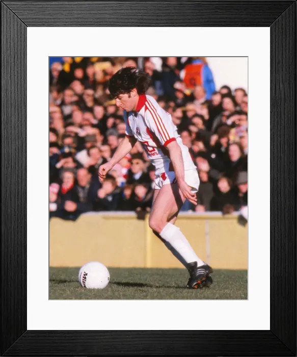 Framed Print : Stan Bowles - Leyton Orient Framed Print : Stan Bowles - Leyton Orient
