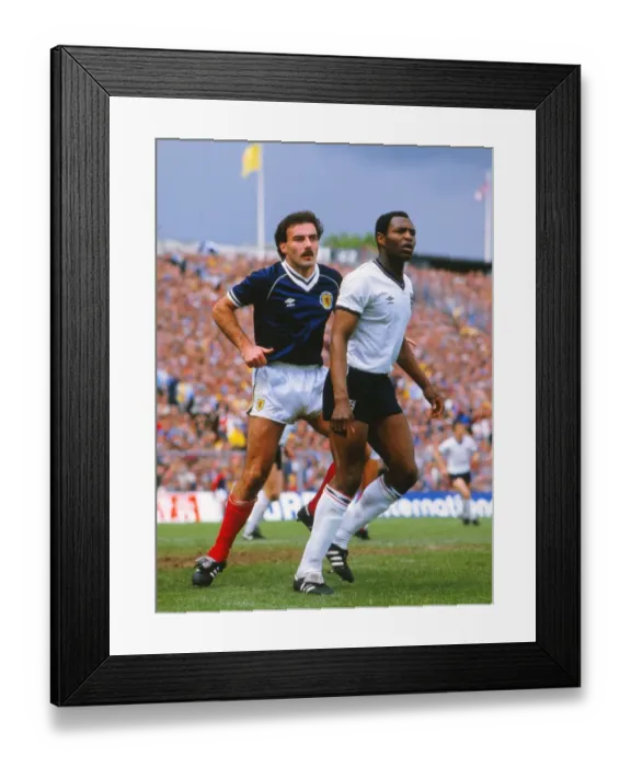 Framed Print : Willie Miller and Luther Blissett - 1984 British Home Championship Framed Print : Willie Miller and Luther Blissett - 1984 British Home Championship