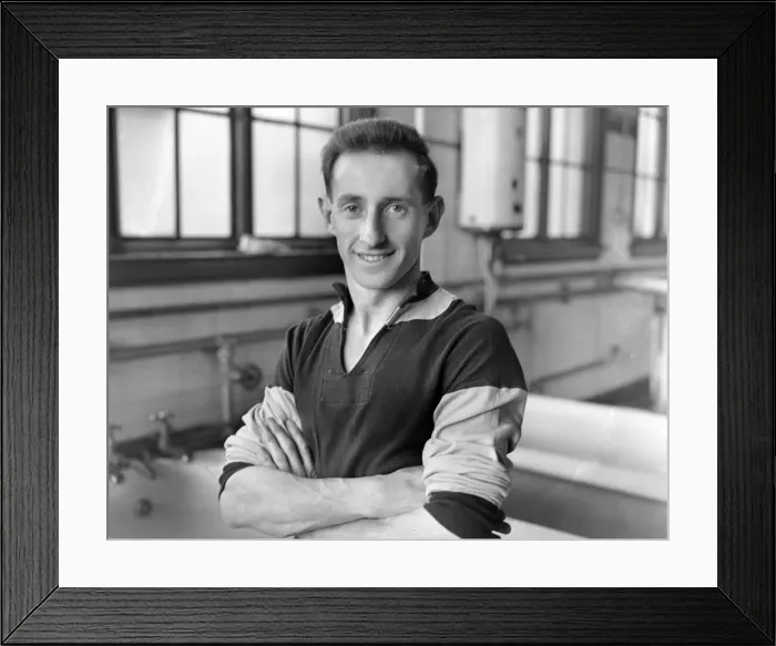 Framed Print : Tommy Southren - Aston Villa Framed Print : Tommy Southren - Aston Villa