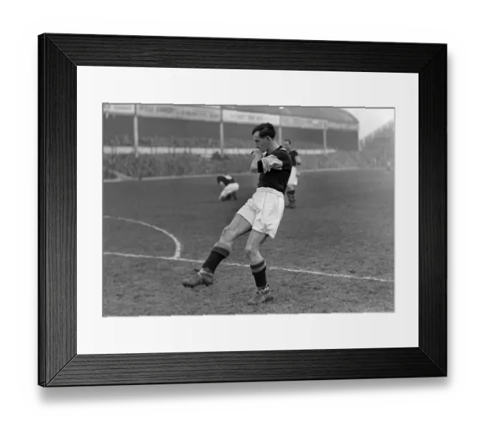 Framed Print : Tommy Southren - Aston Villa Framed Print : Tommy Southren - Aston Villa