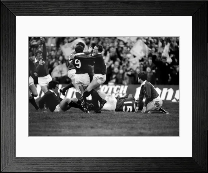 Framed Print : Alan Tomes scores for Scotland against Wales - 1981 Five Nations (3 of 3) Framed Print : Alan Tomes scores for Scotland against Wales - 1981 Five Nations (3 of 3)