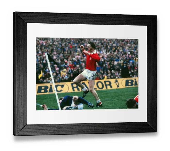 Framed Print : JPR Williams during his final game for Wales - 1981 Five Nations Framed Print : JPR Williams during his final game for Wales - 1981 Five Nations