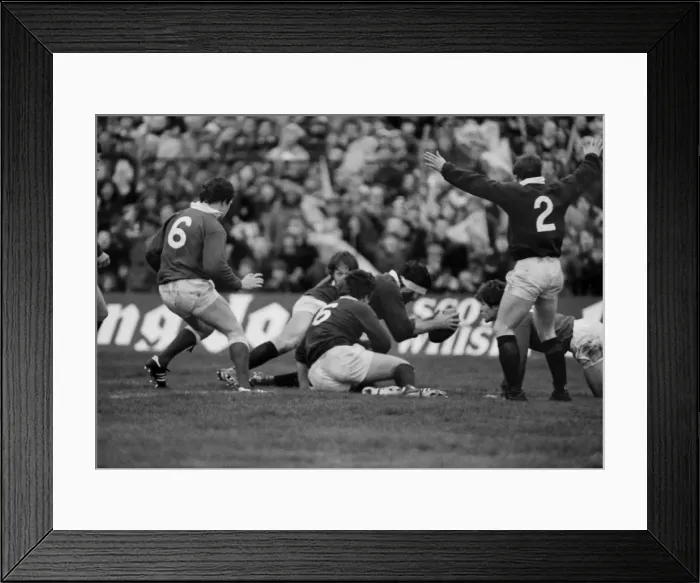 Framed Print : Alan Tomes scores for Scotland against Wales - 1981 Five Nations (2 of 3) Framed Print : Alan Tomes scores for Scotland against Wales - 1981 Five Nations (2 of 3)