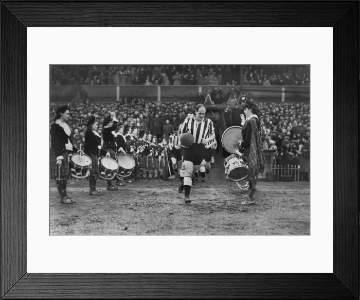 Framed Print : FA Cup SF: York 1 Newcastle 1 Framed Print : FA Cup SF: York 1 Newcastle 1
