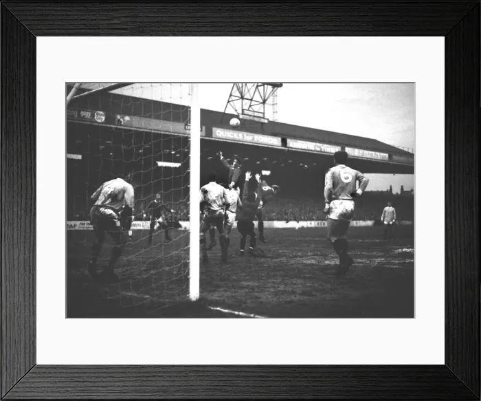Framed Print : Man City 1 Man Utd 1 Framed Print : Man City 1 Man Utd 1