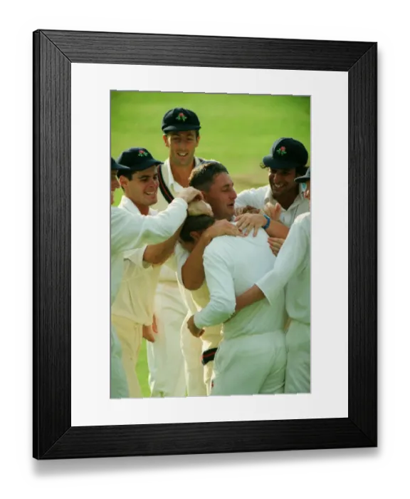 Framed Print : B&H Cup Final: Lancs bt Kent 35r