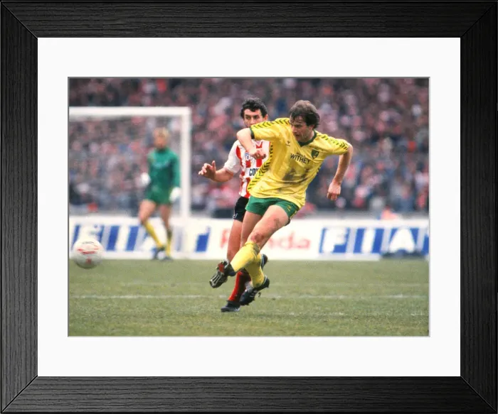 Framed Print : 1985 Lge Cup Final: Norwich 1 Sunderland 0 Framed Print : 1985 Lge Cup Final: Norwich 1 Sunderland 0