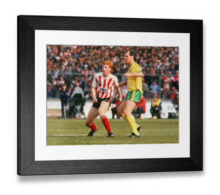 Framed Print : Lge Cup Final: Norwich 1 Sunderland 0 Framed Print : Lge Cup Final: Norwich 1 Sunderland 0