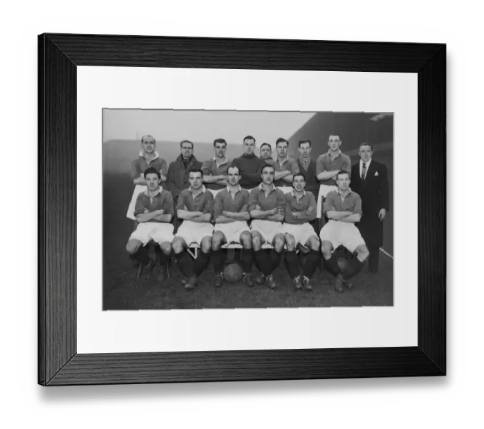 Framed Print : Manchester United - 1947 / 8 Framed Print : Manchester United - 1947 / 8