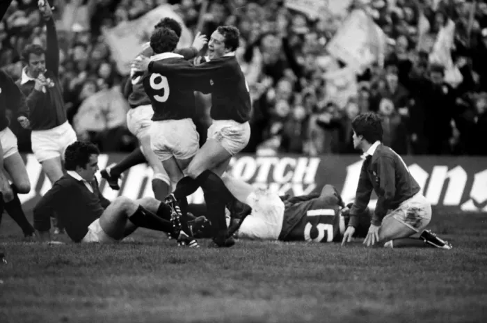 Framed Print : Alan Tomes scores for Scotland against Wales - 1981 Five Nations (3 of 3) Framed Print : Alan Tomes scores for Scotland against Wales - 1981 Five Nations (3 of 3)