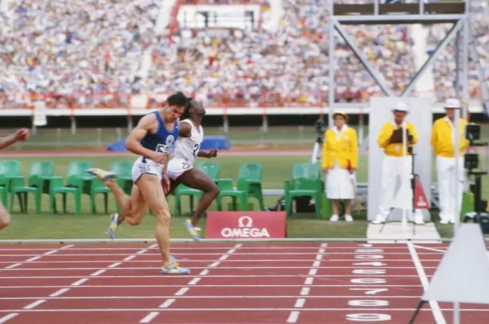 Framed Print : Allan Wells and Mike McFarlane dead heat in the 1982 Commonwealth Games 200m Framed Print : Allan Wells and Mike McFarlane dead heat in the 1982 Commonwealth Games 200m