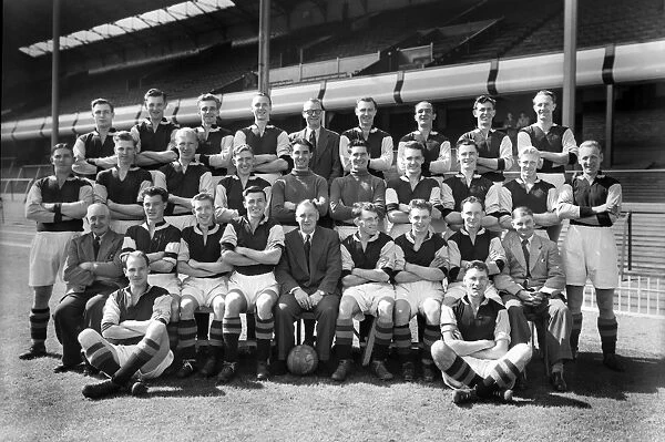 Aston Villa Full Squad - 1954  /  5