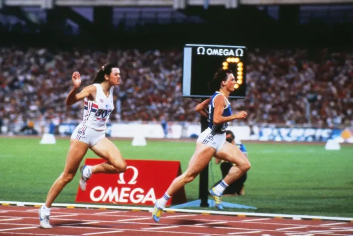 Framed Print : Barbel Wockel wins the 200m from Kathy Cook at the 1982 Athens European Championships Framed Print : Barbel Wockel wins the 200m from Kathy Cook at the 1982 Athens European Championships