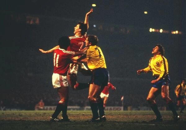 Bryan Robson and Remi Moses - 1983  /  4 European Cup Winners Cup