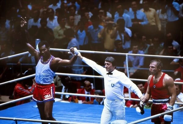 Cubas Teofilo Stevenson wins gold at the 1980 Olympics