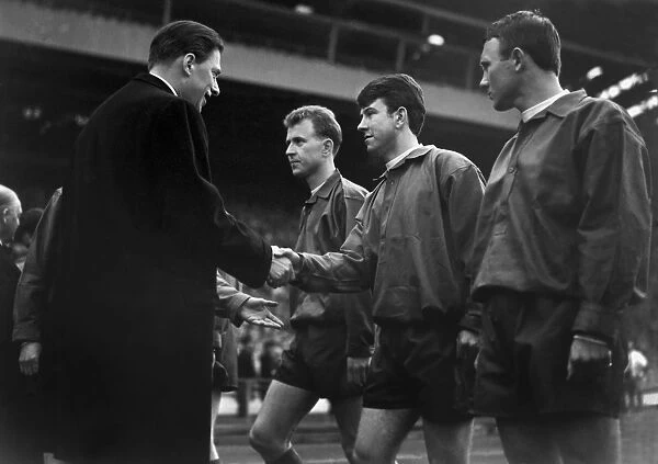The Earl of Harewood shakes hands with Preston North Ends Howard Kendall - 1964 FA Cup Final