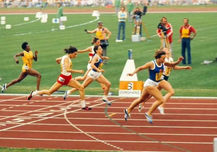 Framed Print : East Germanys Renate Stecher wins 200m gold at the 1972 Munich Olympics