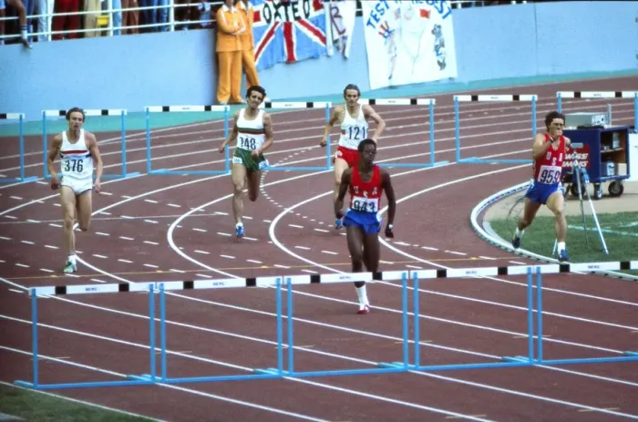 Framed Print : Edwin Moses on his way to winning gold at the 1976 Montreal Olympics Framed Print : Edwin Moses on his way to winning gold at the 1976 Montreal Olympics