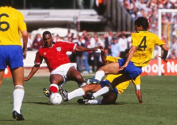 England 1 Brazil 1. Football - 1991  /  1992 International Friendly - England 1 Brazil 1