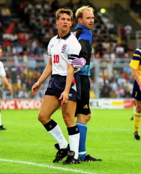 Framed Print : England captain Gary Lineker and Sweden goalkeeper Thomas Ravelli - Euro 92 Framed Print : England captain Gary Lineker and Sweden goalkeeper Thomas Ravelli - Euro 92