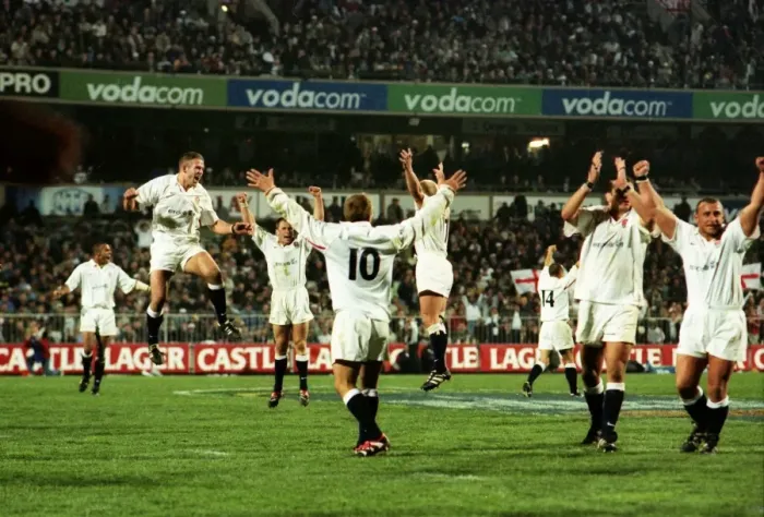 Framed Print : England celebrate at the final whistle after defeating South Africa in 2000 Framed Print : England celebrate at the final whistle after defeating South Africa in 2000