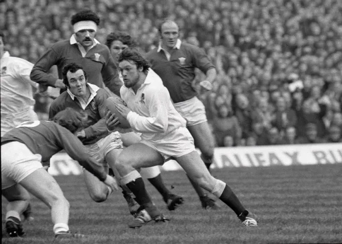 Framed Print : Englands Alastair Hignell runs against Wales - 1976 Five Nations Framed Print : Englands Alastair Hignell runs against Wales - 1976 Five Nations