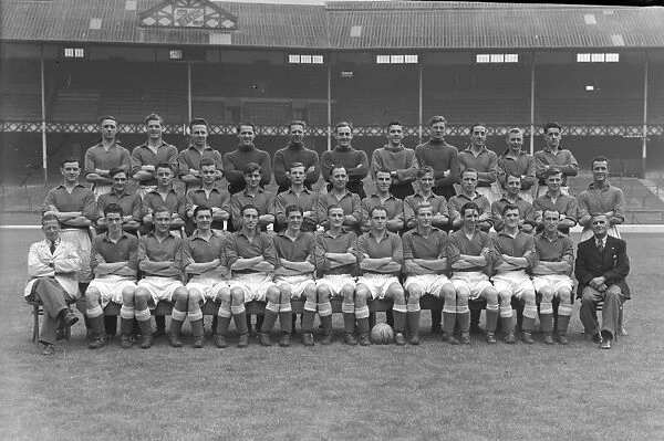 Everton - 1951  /  52. Football - 1951  /  1952 season - Everton Full Squad Team Group