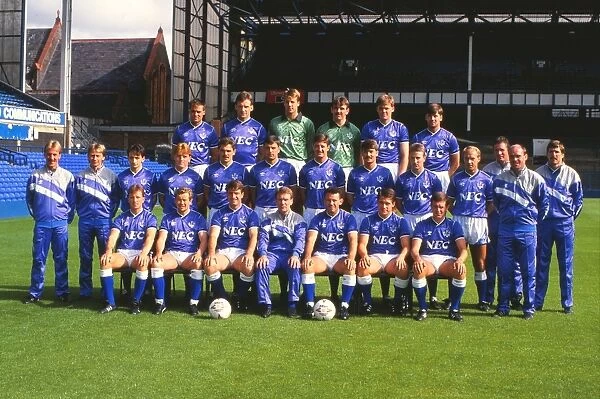 Everton - 1988 / 89. Football - 1988  /  1989 season - Everton Full Squad Team Group Photocall
