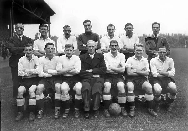 Fulham - 1946  /  7. Football - 1946  /  1947 season - Fulham team group