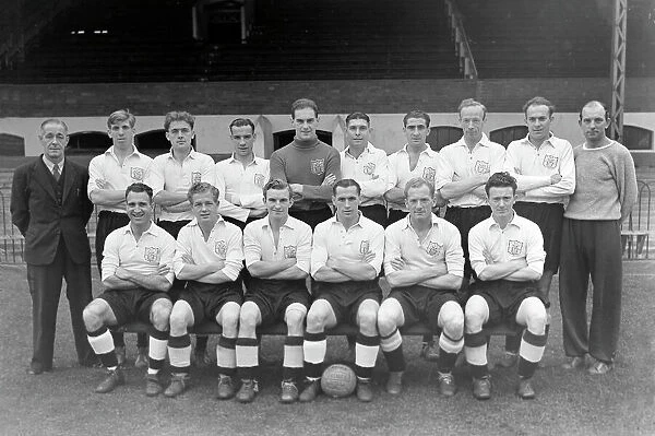 Fulham - 1951  /  52. Football - 1951  /  1952 season - Fulham photocall