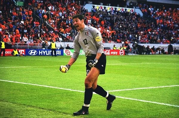 Italy Goalkeeper Francesco Toldo celebrates during the penalty shoot-out victory against Holland at Euro 2000