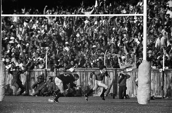 JJ Williams scores the first of his two tries in the 3rd Test - 1974 British Lions Tour to SA