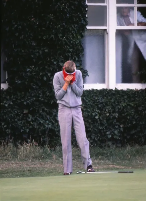 Framed Print : Ken Brown puts his head in his hands after losing his match at the last hole in the 1977 Ryder Cup Framed Print : Ken Brown puts his head in his hands after losing his match at the last hole in the 1977 Ryder Cup