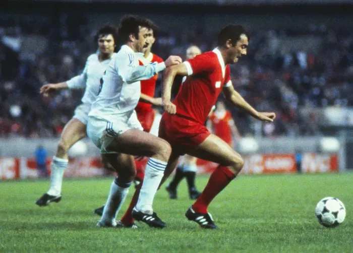 Framed Print : Liverpools Ray Kennedy and Reals Vicente Del Bosque - 1981 European Cup Final Framed Print : Liverpools Ray Kennedy and Reals Vicente Del Bosque - 1981 European Cup Final