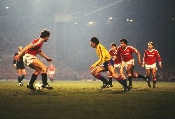 Manchester United take on Barcelona - 1983  /  4 European Cup Winners Cup