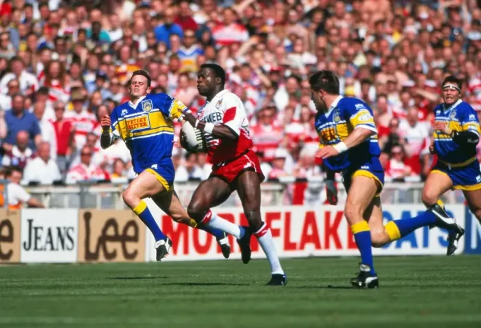 Framed Print : Martin Offiah on the way to scoring his famous try in the 1994 Challenge Cup Final Framed Print : Martin Offiah on the way to scoring his famous try in the 1994 Challenge Cup Final