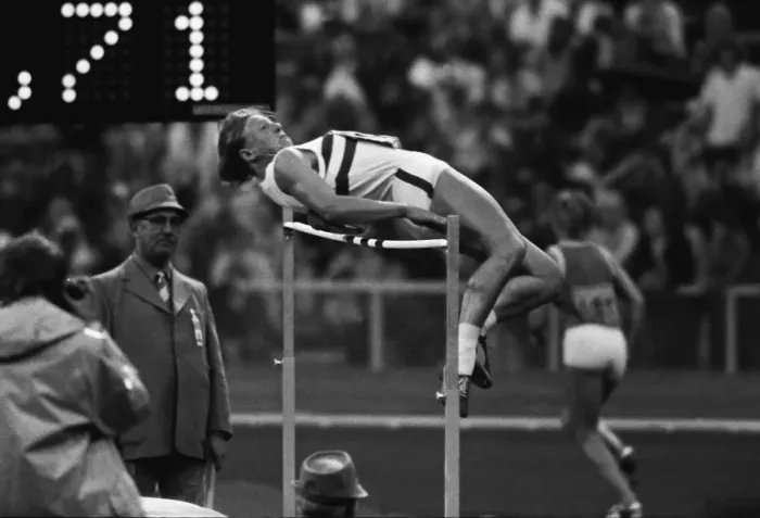 Framed Print : Mary Peters on the way to winning pentathlon gold at the 1972 Munich Olympics Framed Print : Mary Peters on the way to winning pentathlon gold at the 1972 Munich Olympics