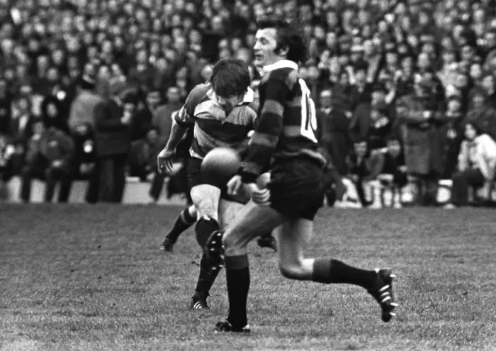 Framed Print : Mickie Booth kicks an injury-time drop-goal for Gloucester in the 1972 RFU Club Knock-Out Final Framed Print : Mickie Booth kicks an injury-time drop-goal for Gloucester in the 1972 RFU Club Knock-Out Final