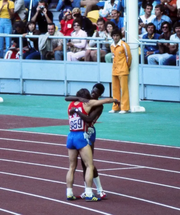 Framed Print : Mike Shine (silver) and Ed Moses (gold) congratulate each other after the mens 400m hurdles final at the 1976 Montreal Olympics Framed Print : Mike Shine (silver) and Ed Moses (gold) congratulate each other after the mens 400m hurdles final at the 1976 Montreal Olympics