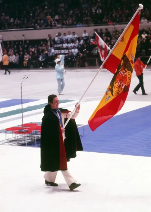 Framed Print : Paquito Fernandez Ochoa - Sapporo Olympics - Closing Ceremony Framed Print : Paquito Fernandez Ochoa - Sapporo Olympics - Closing Ceremony