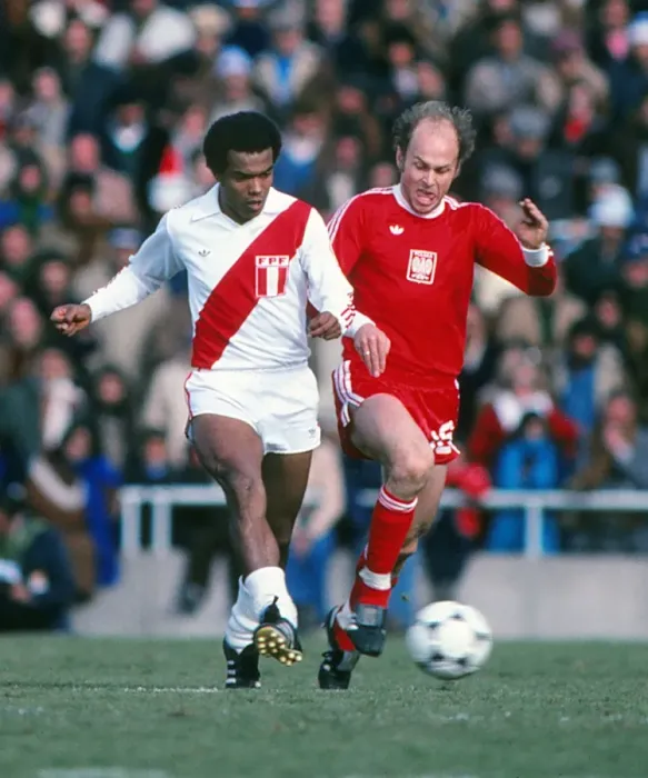 Framed Print : Perus Teofilo Cubillas and Polands Grzegorz Lato - 1978 World Cup Framed Print : Perus Teofilo Cubillas and Polands Grzegorz Lato - 1978 World Cup