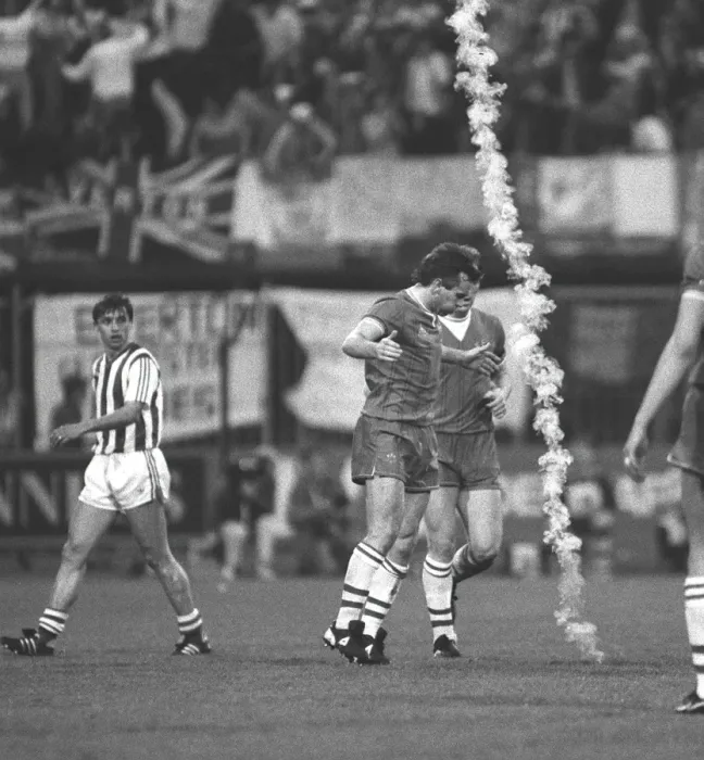 Framed Print : Peter Reid dodges a flare thrown from the crowd - 1985 Cup Winners Cup Final Framed Print : Peter Reid dodges a flare thrown from the crowd - 1985 Cup Winners Cup Final
