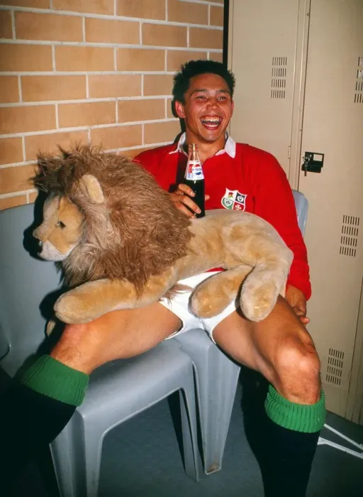 Framed Print : Rory Underwood celebrates the British Lions series victory against Australia in 1989 Framed Print : Rory Underwood celebrates the British Lions series victory against Australia in 1989
