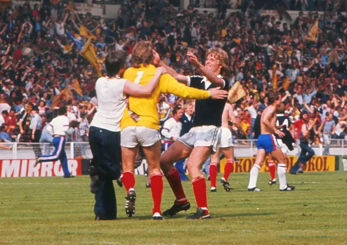 Framed Print : Scotland goalkeeper Alan Rough celebrates with teammate Gordon McQueen after victory at Wembley - 1977 British Home Championship Framed Print : Scotland goalkeeper Alan Rough celebrates with teammate Gordon McQueen after victory at Wembley - 1977 British Home Championship